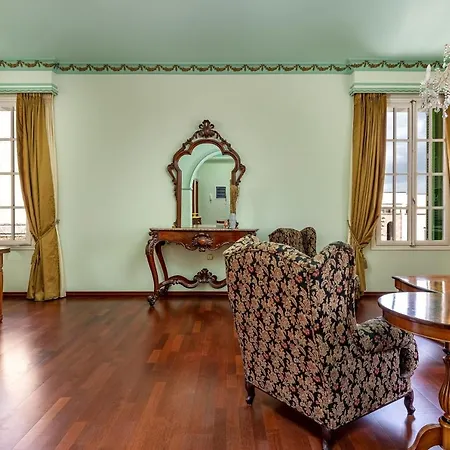 Casa *